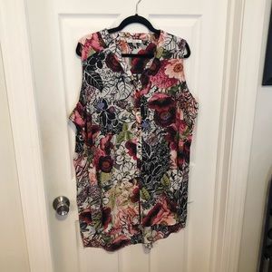 🌺🌺Spense.  Woman's sleeveless sheer blouse.